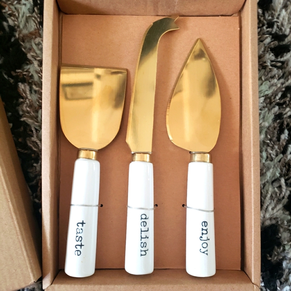 Ceramic serving utensil set